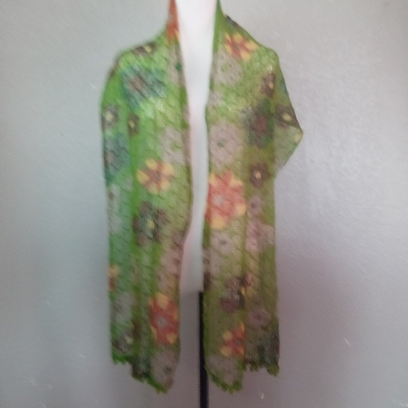 Beautiful scarves ( box P ) box A - Picture 2 of 2